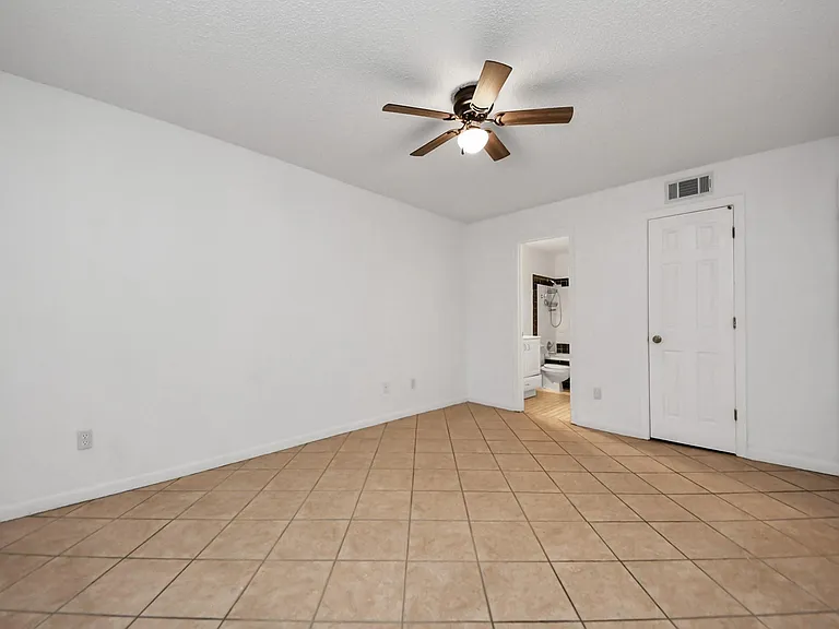 17331 Red Oak Dr #55 — Photo 4