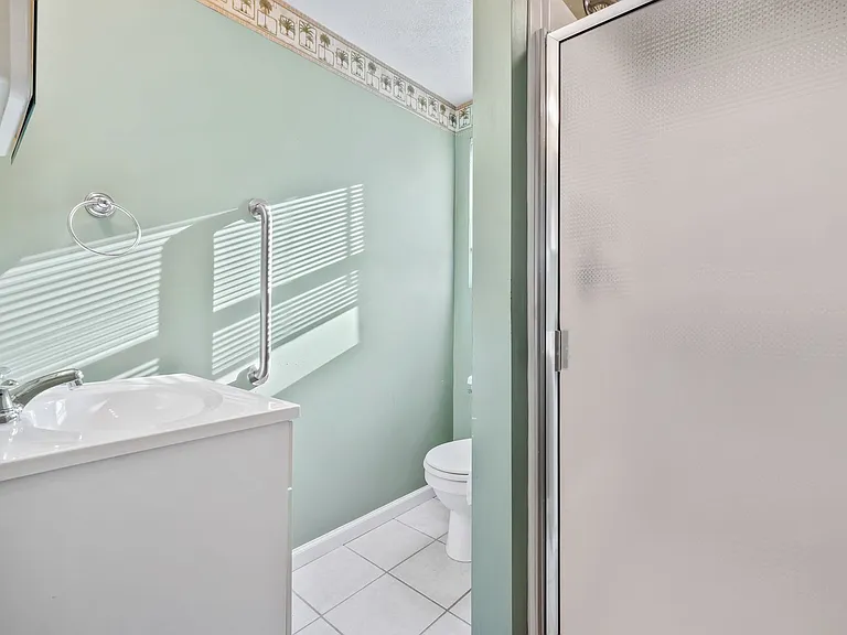 304 Marlow St — Photo 13