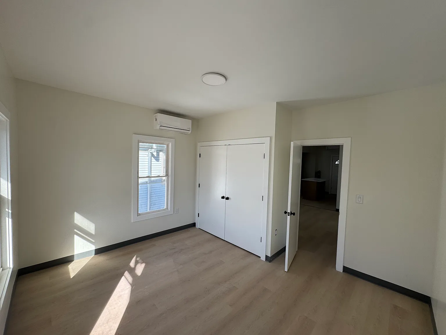 4 bed, 1400 sqft, $2,850 — Photo 4