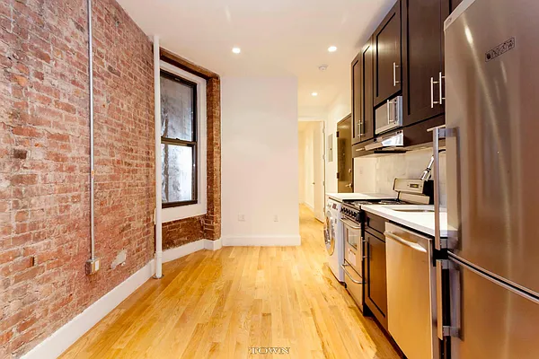 Rented by Town Residential | media 19