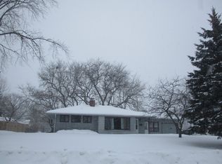 921 Park View Ln, Mukwonago, WI 53149