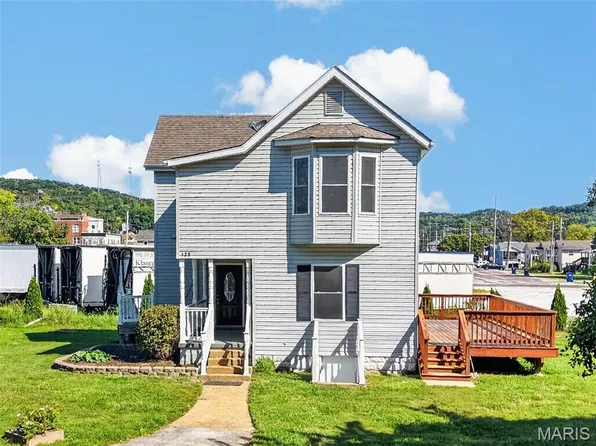 129 E Pacific St, Pacific, MO 63069