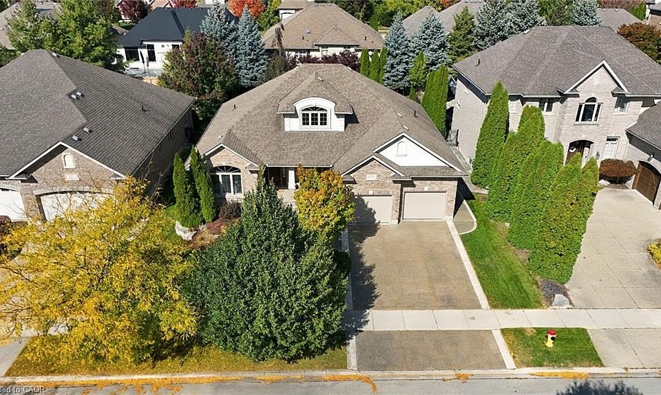 1st image of 209 Longview Cres