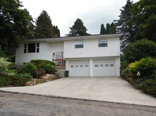 114 E Poplar Dr, Elizabeth, IL 61028