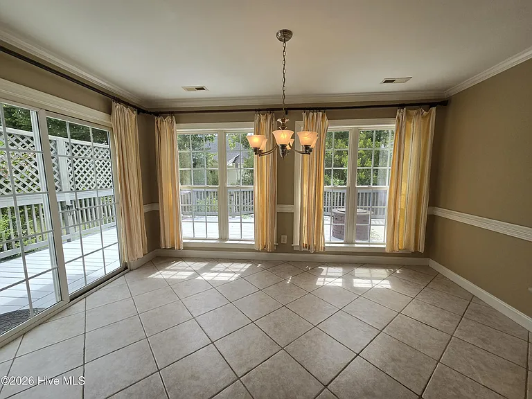1932 Cambria Dr #A — Photo 8