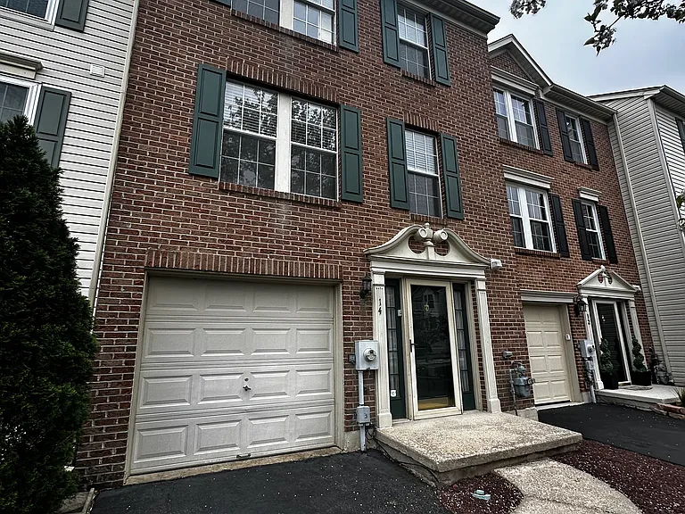 14 Inkberry Ct — Photo 2