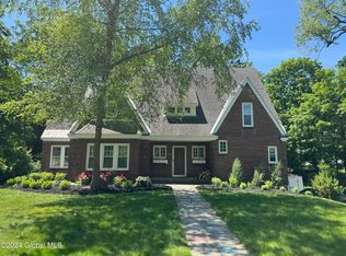 1005 Millington Rd, Niskayuna, NY 12309