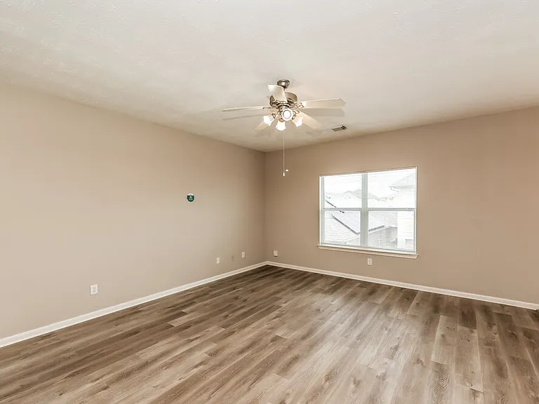 814 Forest Ivy Ln — Photo 5
