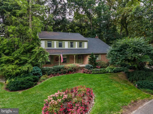 25 Forest Dr, Mechanicsburg, PA 17055