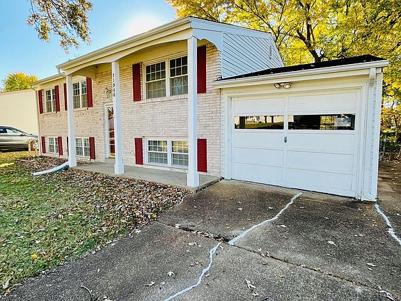 3rd image of 11946 Brookmont Dr
