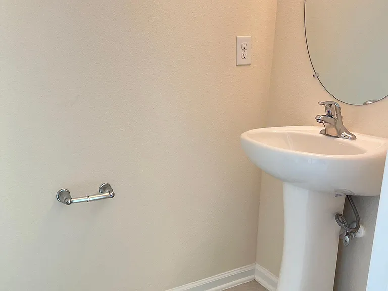 8224 Larose Rd — Photo 9
