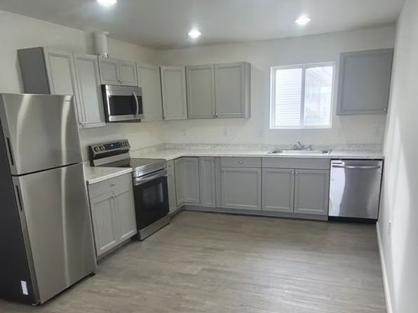515-517 E 2nd St