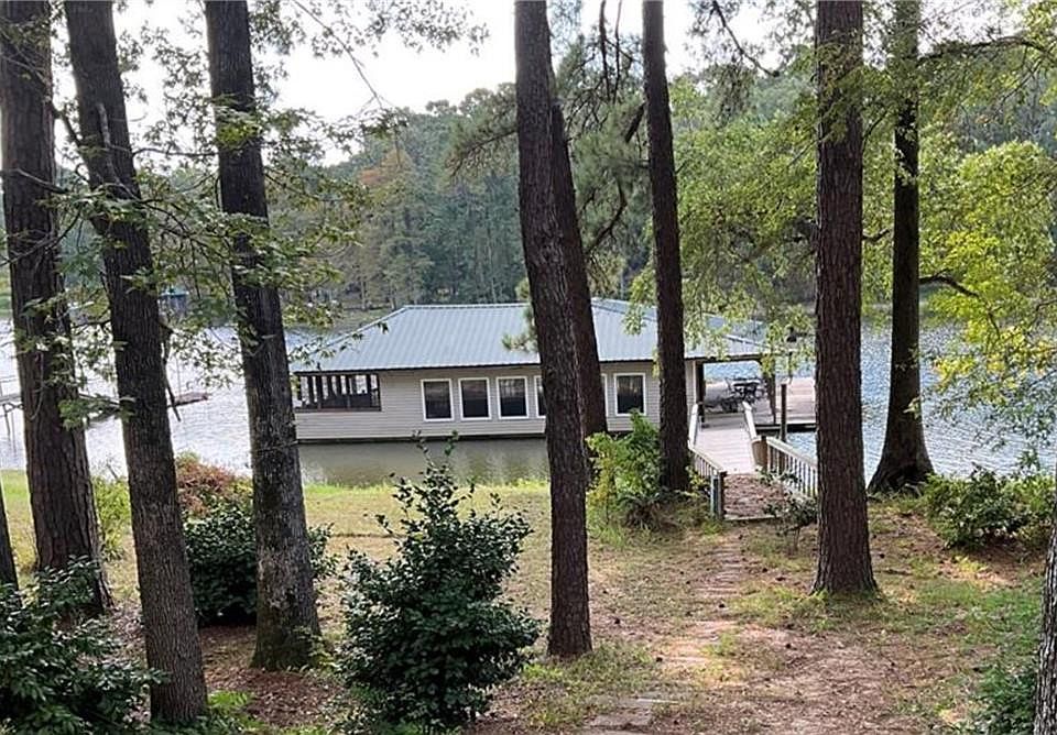 1st image of 559 Pine Thicket Rd