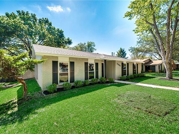 3rd image of 2906 Branch Oaks Dr