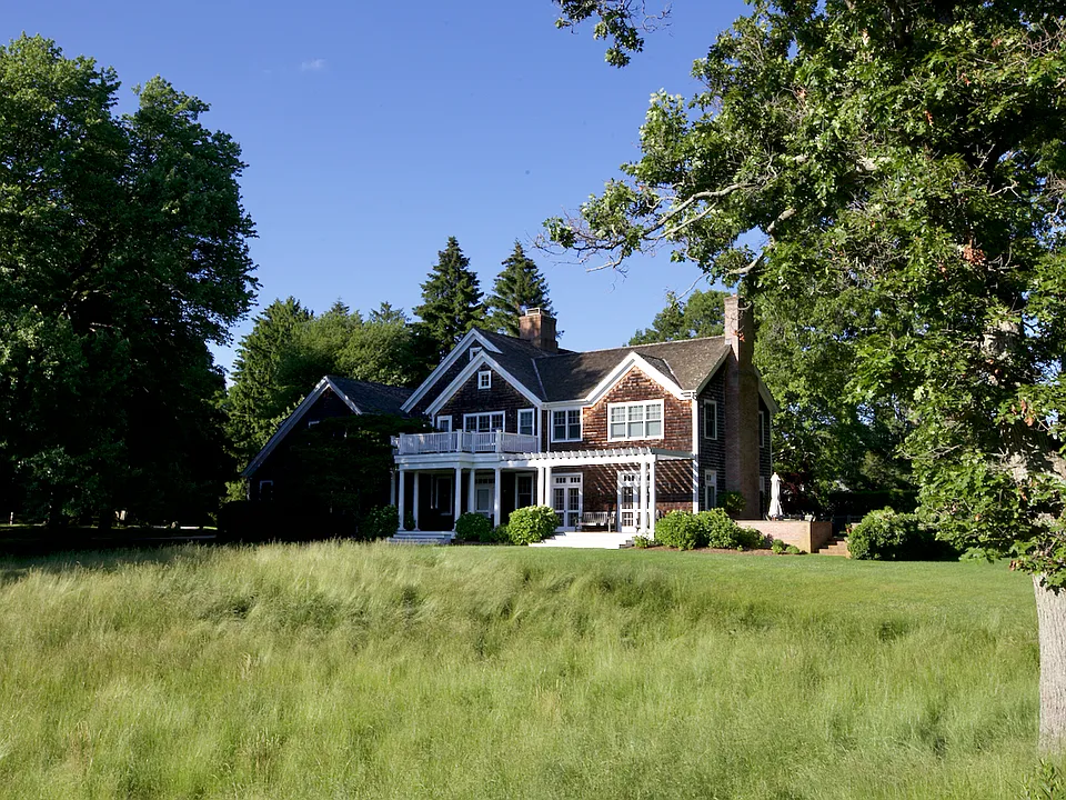 6 Cobbetts Ln