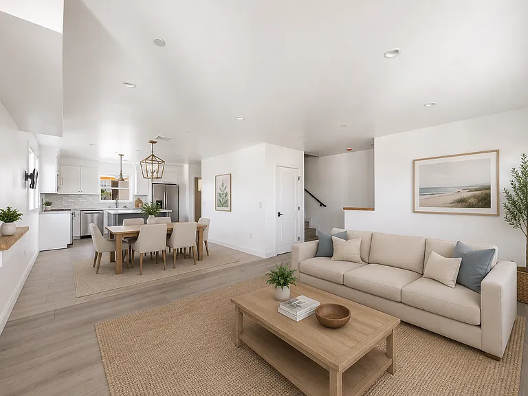 10538 La Reina Ave #2 — Photo 4