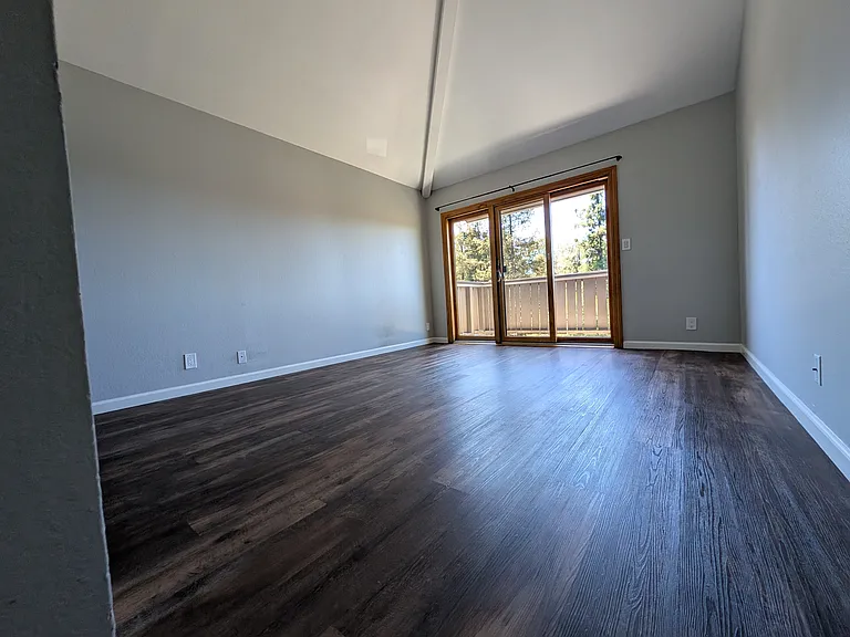 137 Union Ave #E — Photo 10