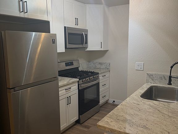 4th image of 377 E 7th Ave Unit 4