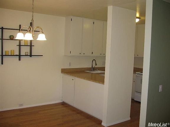 5th image of 608 Woodside Sierra Unit 3