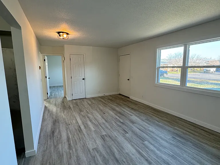 403 Rennaker St #7 — Photo 3