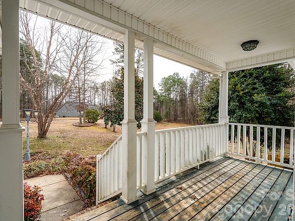 2nd image of 462 Cress Loop Rd