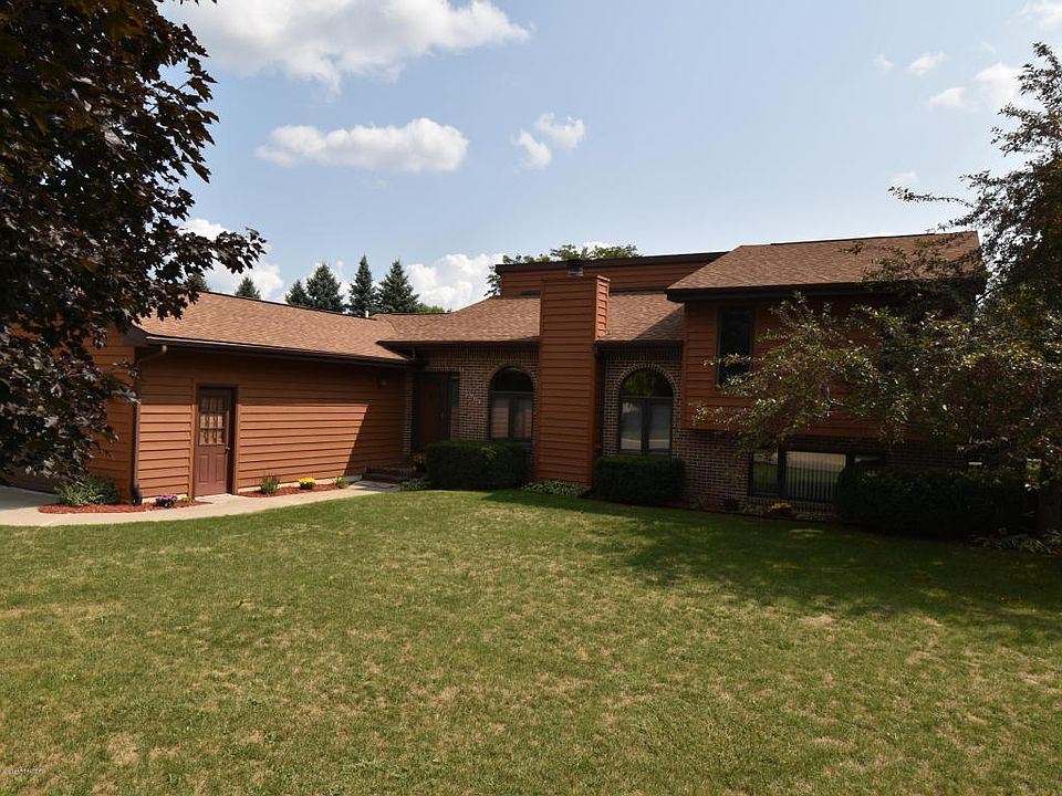 1st image of 5961 Cartago Dr
