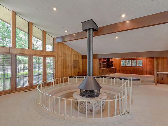 4th image of 44614 Country Club Dr