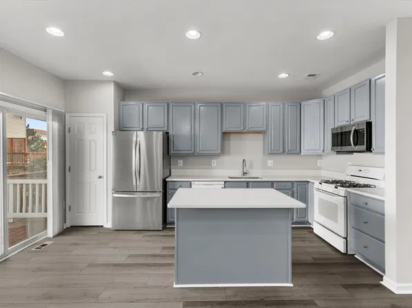 2511 Golden Harvest Ct, Herndon, VA 20171