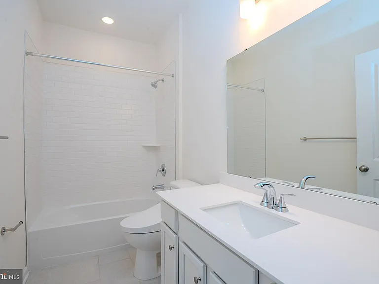 2601 American Pl — Photo 32