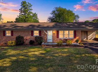 184 Edgegreen Ct, Taylorsville, NC 28681