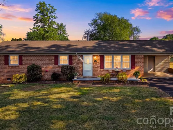 184 Edgegreen Ct, Taylorsville, NC 28681