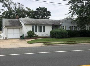 1501 Straight Path, Lindenhurst, NY 11757