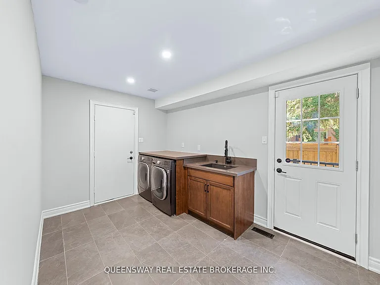 619 Culler Mews — Photo 28