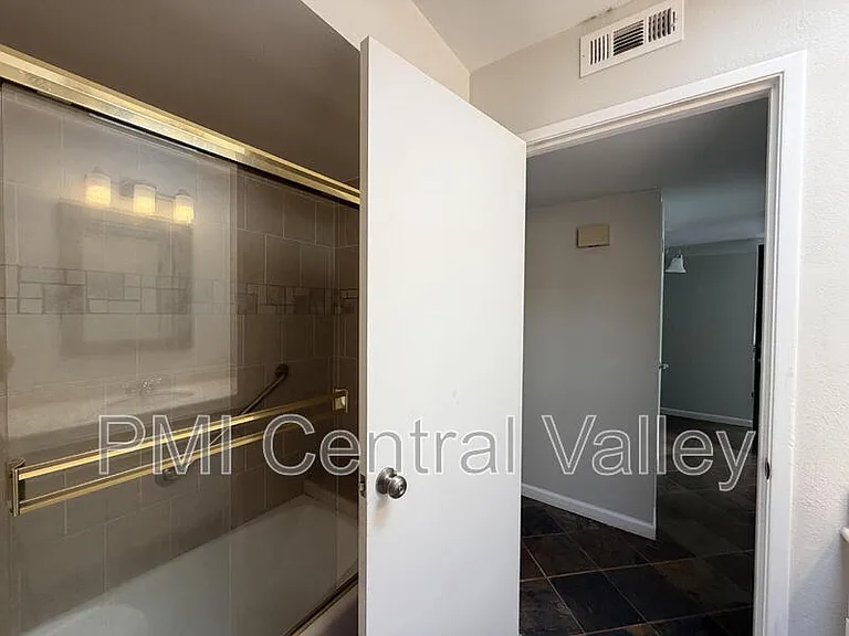 3440 W Benjamin Holt Dr — Photo 19