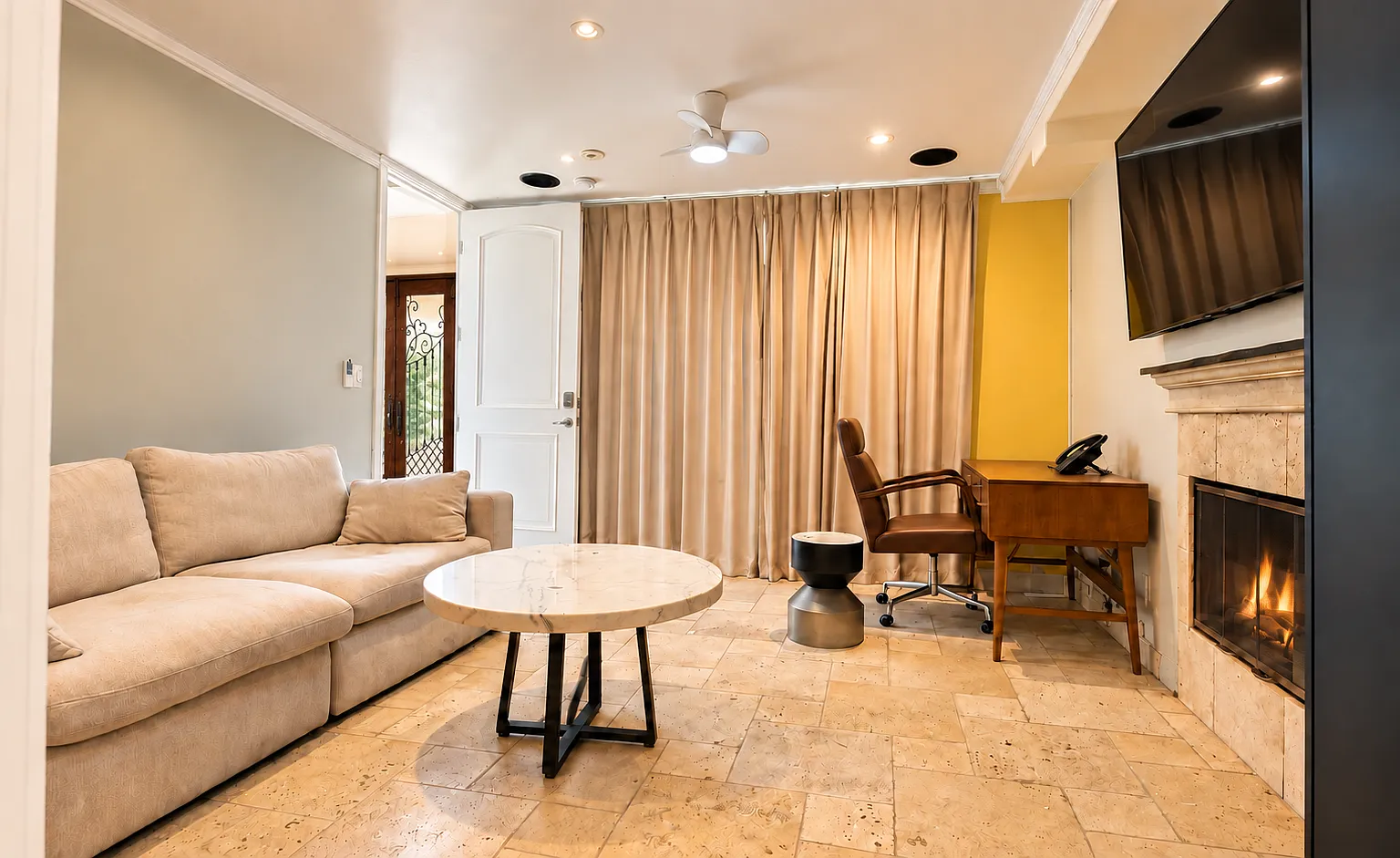 4 bed, 3.5 bath, 3296 sqft, $9,600 — Photo 3