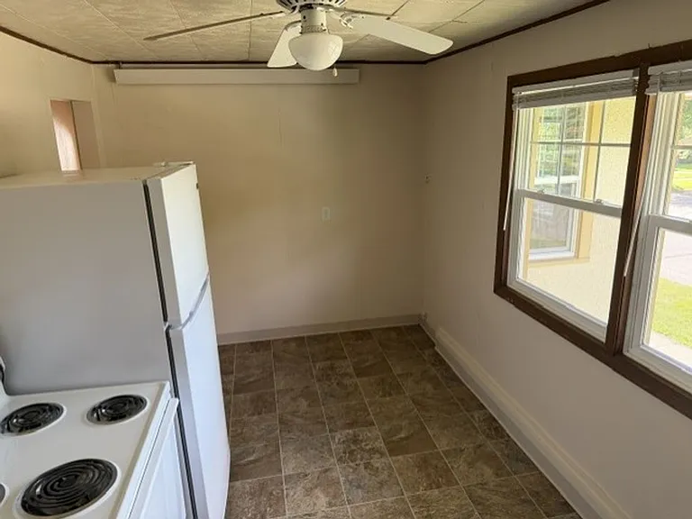 703 N 4th St — Photo 10