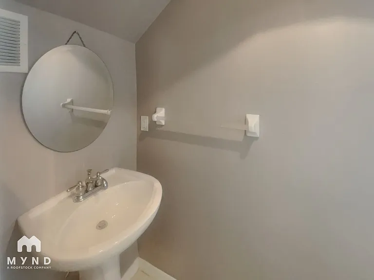 5372 Neil Dr — Photo 18
