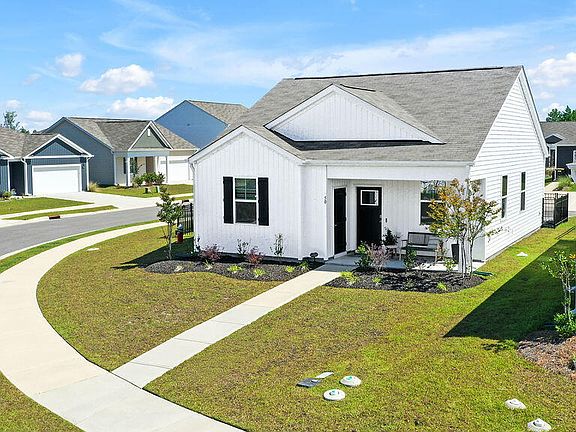 3rd image of 50 Roanoke Drive