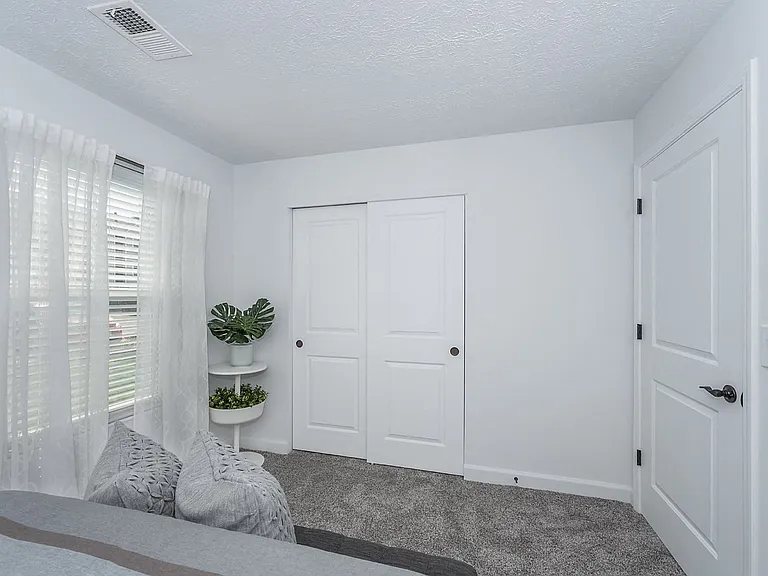 Galbraith Pointe Apartments and Townhomes — Photo 14