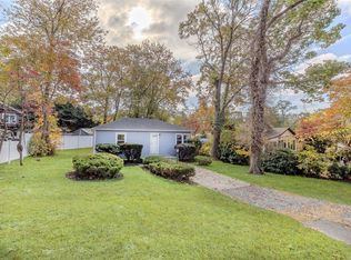 8 Laurel Rd, Rocky Point, NY 11778