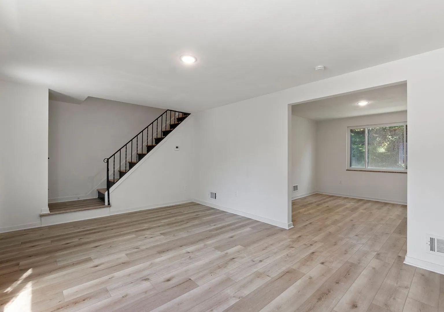Ready For Move In! Don't Miss This Renovated 2 Bedroom In Beechview! — Photo 4