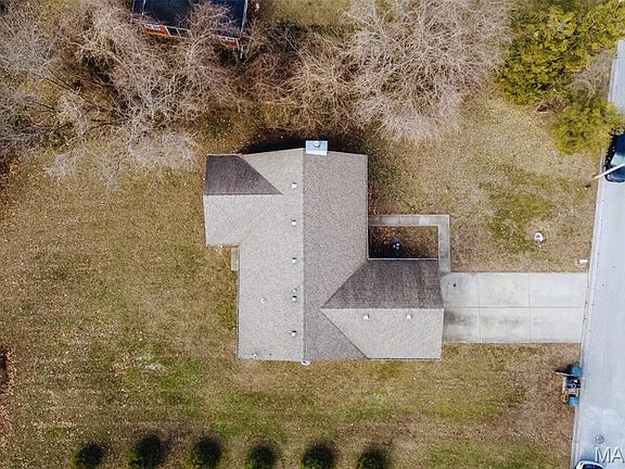 5th image of 102 Dogwood Ln