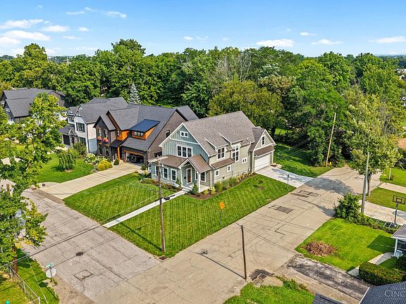 4th image of 4932 Prospect Ave