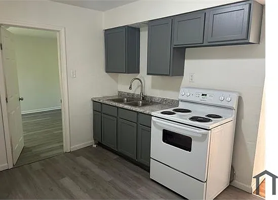 8045 Busiek Ave — Photo 2