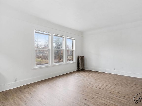 4th image of 2433 Pasadena St #909434F25