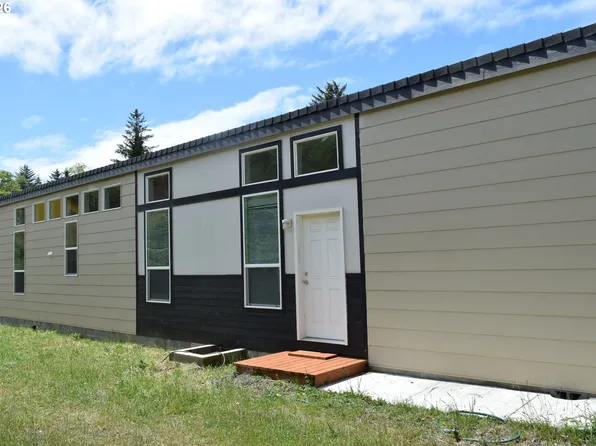 29204 Wallace St #A, Gold Beach, OR 97444