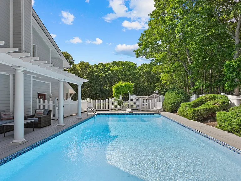3 Fairway Dr — Photo 36
