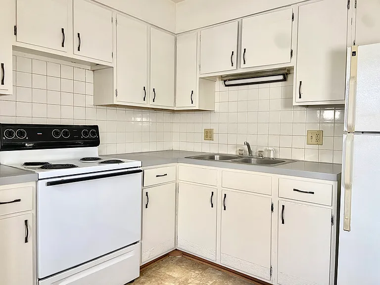 Oakcrest Street Apartments — Photo 19