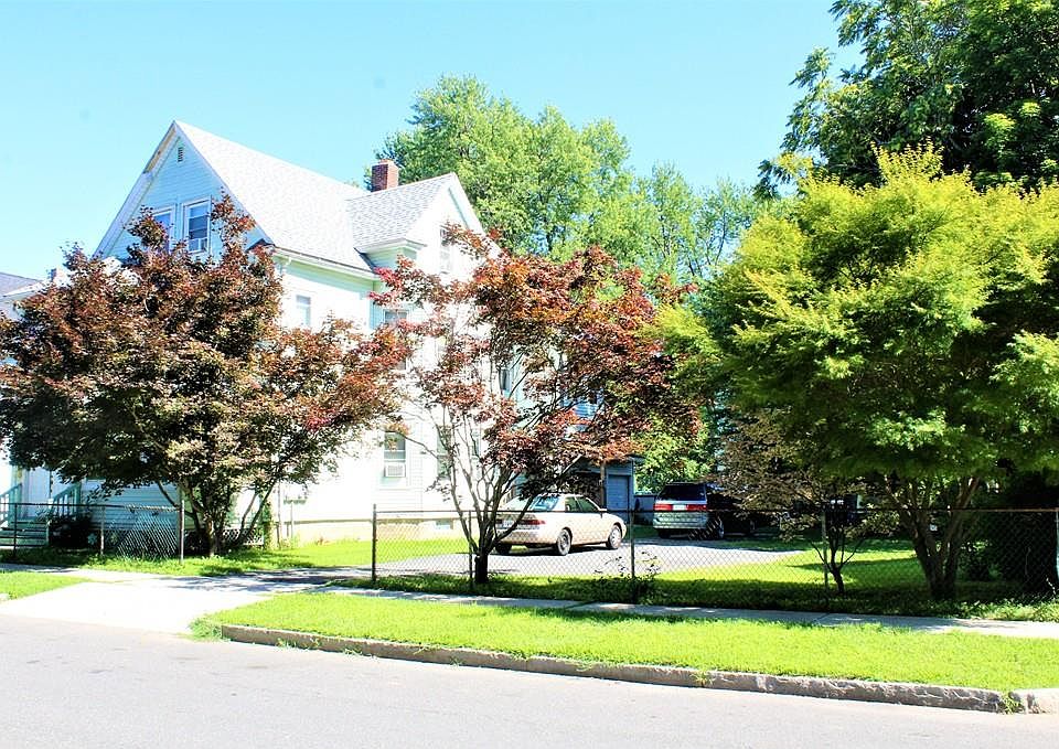 15 Clayton St Springfield MA Zillow