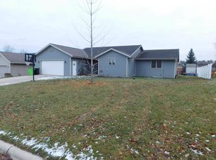 1807 Mapletree Rd, Howards Grove, WI 53083